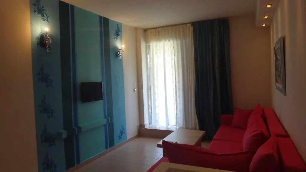 Leonidas Apartments And Suites Μόλα Καλύβα