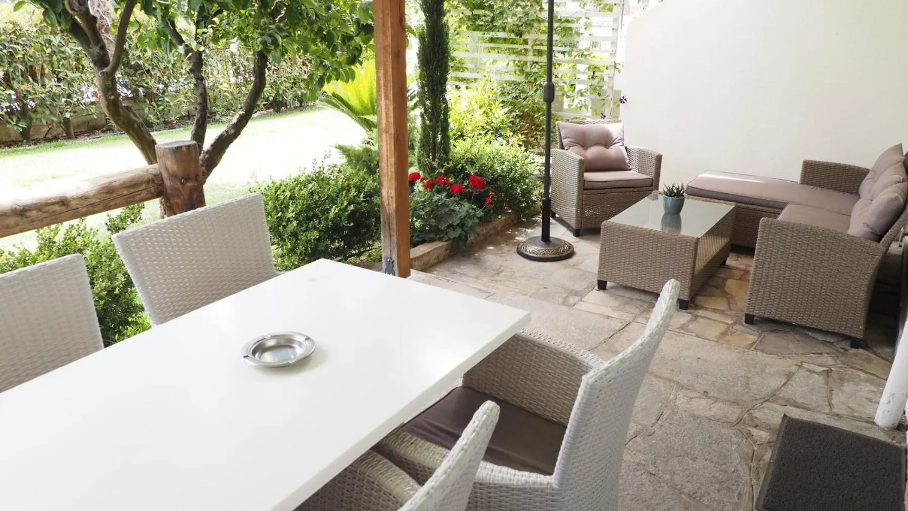Ξενοδοχείο με διαμερίσματα Leonidas Apartments And Suites Μόλα Καλύβα Ελλάδα