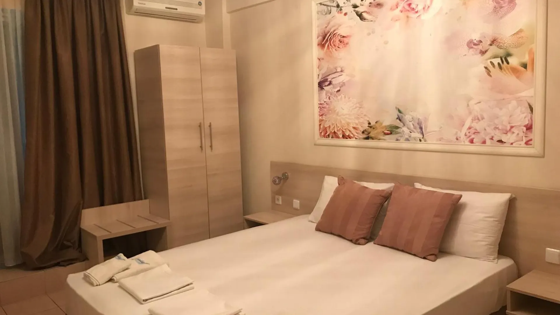 Leonidas Apartments And Suites Μόλα Καλύβα 0*,  Ελλάδα