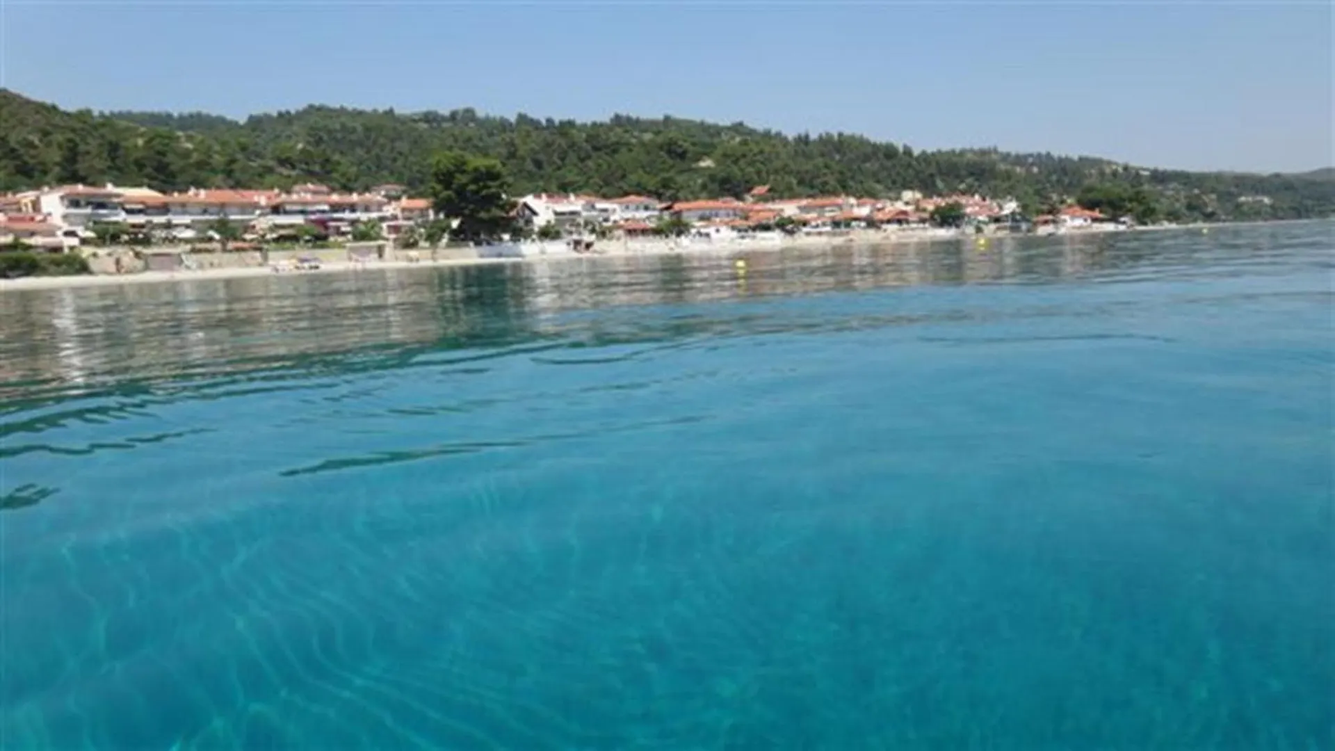 Leonidas Apartments And Suites Mola Kalyva Aparthotel