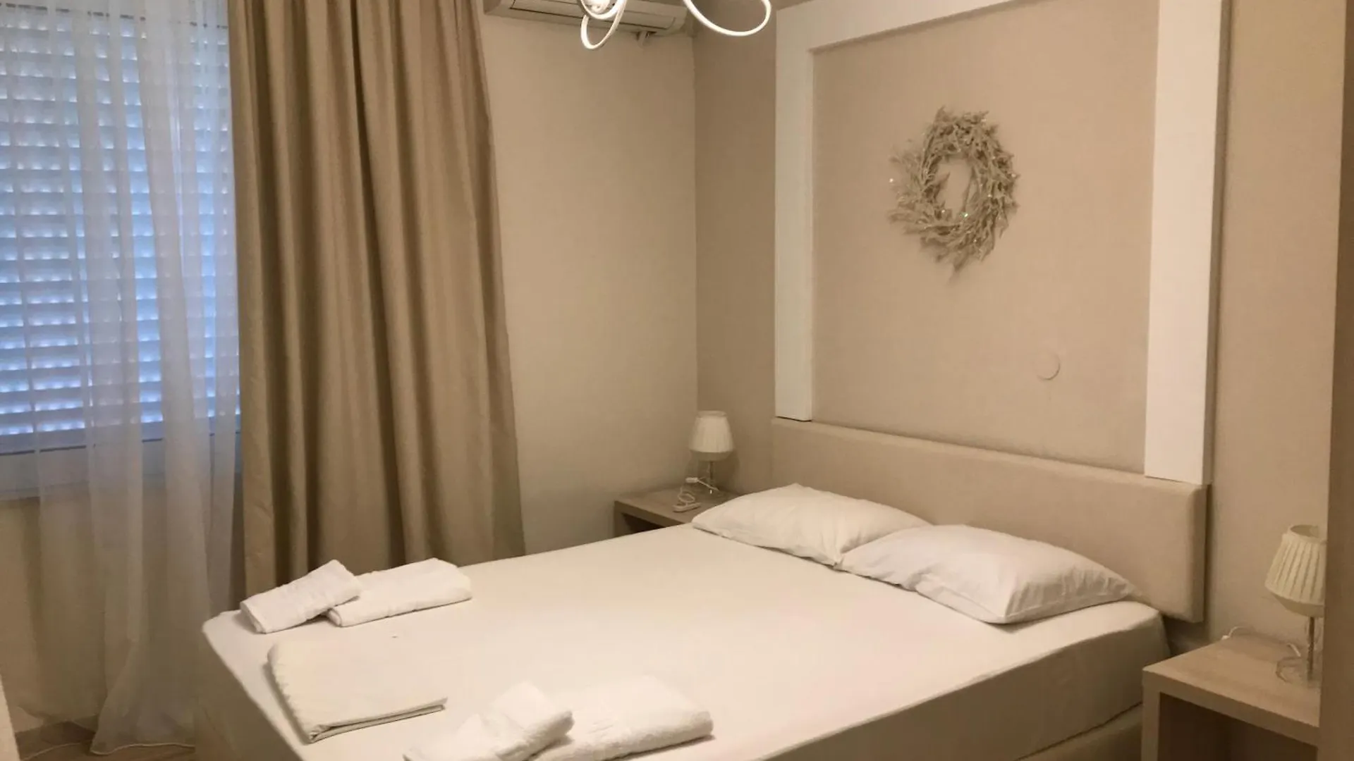 Leonidas Apartments And Suites Μόλα Καλύβα Ελλάδα